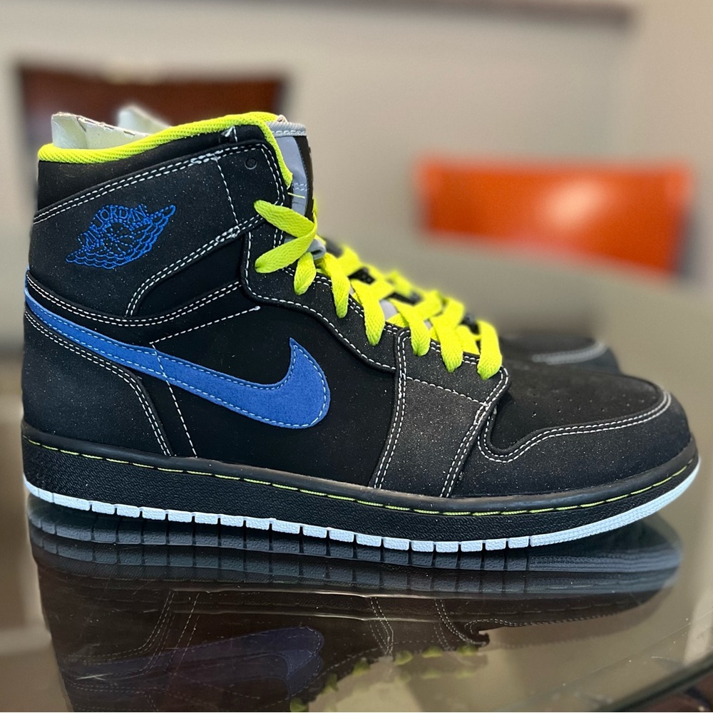 Jordan 1 Black Cyber Blue Sapphire